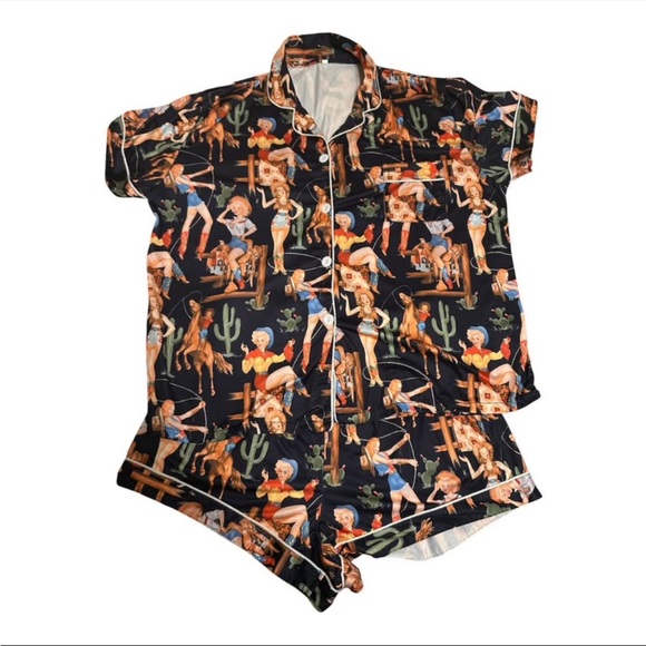 Women’s Pajama Sets (2) - Picture 1 of 4